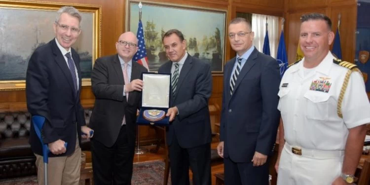 ΥΠΕΘΑ: Ολοκληρώθηκε η συνάντηση ΥΕΘΑ με Ρίκερ και Πάιατ – Τι συζήτησαν